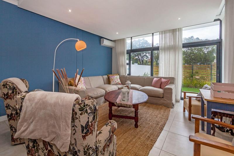 To Let 3 Bedroom Property for Rent in Paardevlei Western Cape